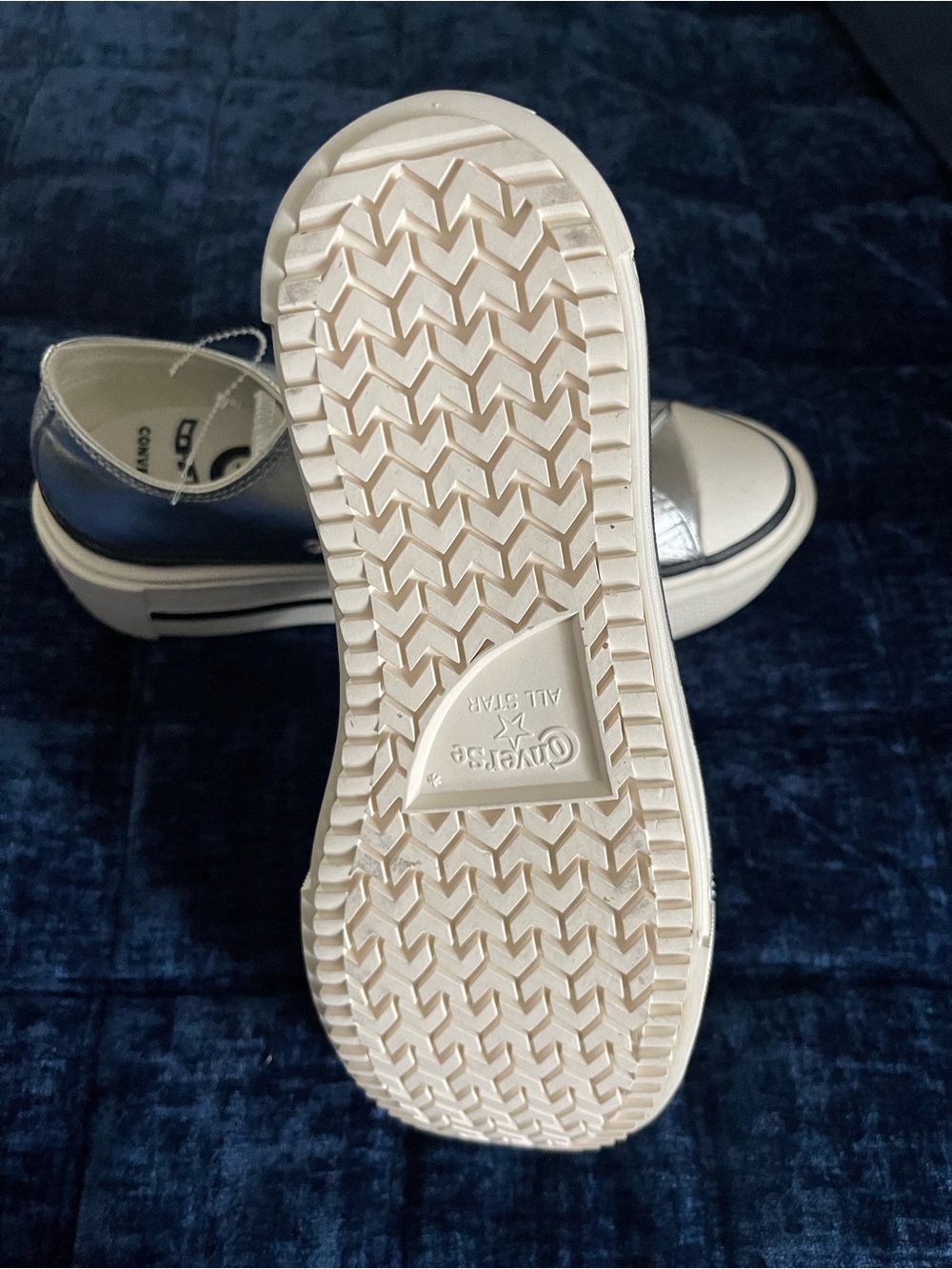 CONVERSE Women’s Silver Low-Top Platform double stack size 9 - Picture 3 of 4
